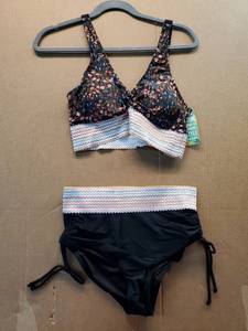 lot 27699 image: Floral Print Two-Piece Bikini Set M - Retail $28