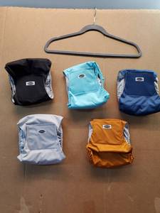 lot 27700 image: Tuiskusa Reusable Dog Cloth Diaper Covers Set of 5 - Retail $25
