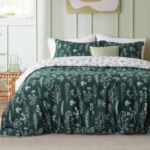 lot 7467 image: Bedsure King Comforter Set - Dark Green, 3-Piece