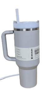 lot 37941 image: Stanley The Flowstate Quencher H2O Tumbler 40 oz 1.18 L- Handle is Broken