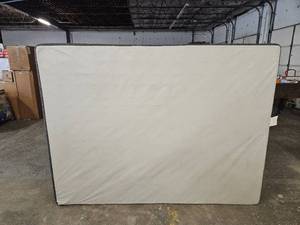 lot 293 image: SIMMONS QUEEN SIZE Foundation Box Spring