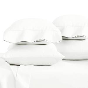 lot 5155 image: Amazon.com Bare Home Microfiber Bulk Pillow Cases - StandardQueen Size Set of 4 - Cooling Pillowcases - Double Brushed - Ivory Pillowcases 4 Pack - Easy Care (Standard - 4 Pack, Cream)  Home & Kitchen