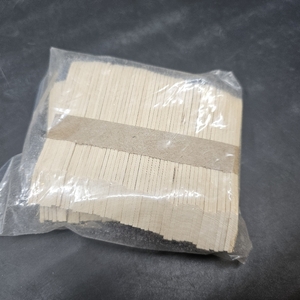 lot 7214 image: Perfectware 100Pcs Wooden Plant Labels with Round Head Birch Wood Plant Sign Tags Eco-Friendly Garden Markers for Seed Potted Herbs Flowers Vegetables. Pack of 100 Count
