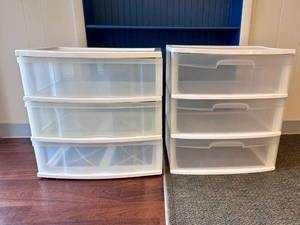 lot 108 image: Set of 2 Plastic 3-Drawer Storage Containers