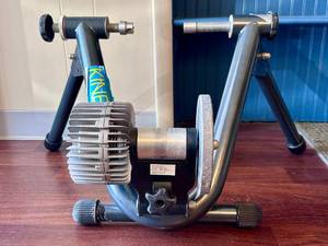 lot 117 image: Bike Trainer, Kinetic by Kurt Fluid