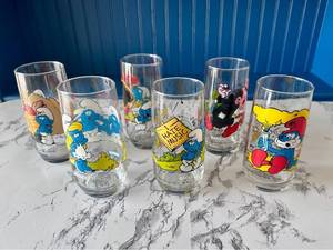 lot 123 image: Vintage Smurfs Character Drinking Glasses, Set 6