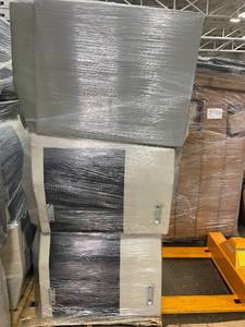 lot 401491 image: Couch parts - pallet of interlocking couch arms and back pieces with no cushions