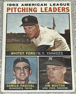 lot 120 image: 1964 Topps Baseball Card #4 - AL Pitching Leaders Whitey Ford Camilo Pascual Jim Bouton