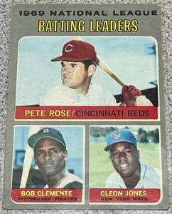 lot 153 image: 1970 Topps Baseball Card #61 - 1969 NL Batting Leaders Pete Rose Bob Clemente Cleon Jones