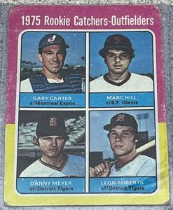 lot 209 image: 1975 Topps  Baseball Card #620 - Rookie Catchers-Outfielders Gary Carter