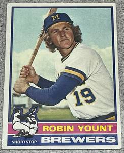 lot 214 image: 1976 Topps Baseball Card #316 - Robin Yount Milwaukee Brewers