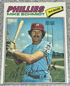 lot 229 image: 1977 Topps Baseball Card #140 - Mike Schmidt Philadelphia Phillies