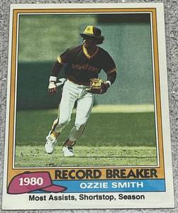 lot 301 image: 1981 Topps Baseball Card #207 - Ozzie Smith Record Breaker San Diego Padres
