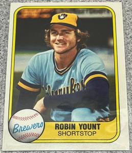 lot 323 image: 1981 Fleer Baseball Card #511 - Robin Yount Milwaukee Brewers