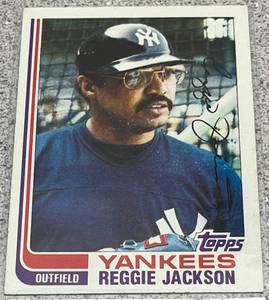 lot 362 image: 1982 Topps Baseball Card #300 - Reggie Jackson New York Yankees