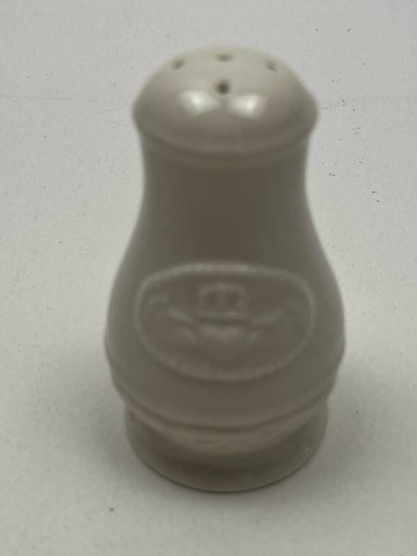 lot 147 image: Belleek Irish Ceramic SaltPepper Shaker