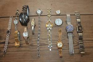 lot 1377 image: Vintage Watches untested