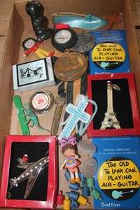 lot 1378 image: Contents of Junk Drawer