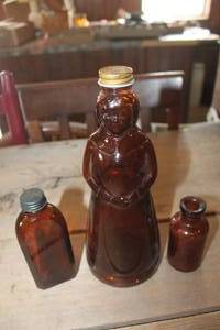 lot 1388 image: Vintage Amber Glass Bottles