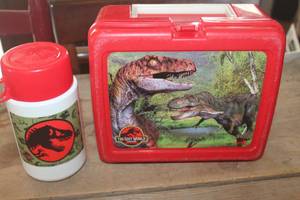 lot 1396 image: Vtg. Jurassic The Lot World Lunchbox wthermos Plastic