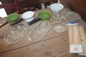 lot 1397 image: Vtg. Enamelware Small Pots and More