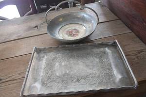 lot 1398 image: Vtg. Hammered Aluminum Serving Tray and More