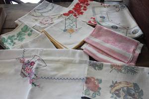 Vtg. Linens, Tableclothes & More