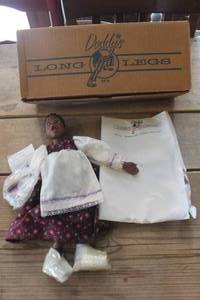 lot 1419 image: IOB Vintage Daddys Long Legs Miss Muffet Figurine