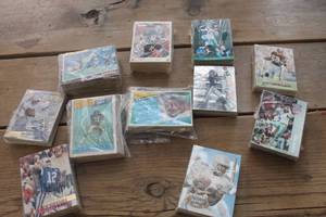 lot 1422 image: Vintage Football Cards