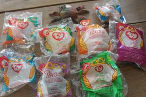 lot 1423 image: NIP McDonalds TY Beanie Babies