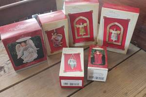 lot 1441 image: IOB Vtg. Hallmark Angel Ornaments