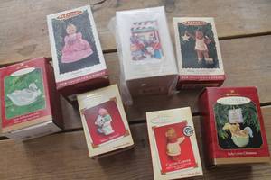 lot 1444 image: IOB Vintage Misc. Hallmark Ornaments