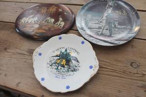 lot 1460 image: Vtg. Dcor Plate and More