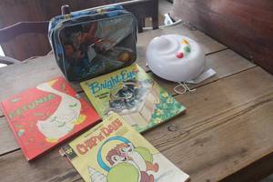 lot 1463 image: Harry Potter Lunch Bag, Vtg. Childrens Books & More