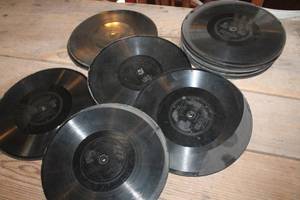 lot 1480 image: Antique Edison Records