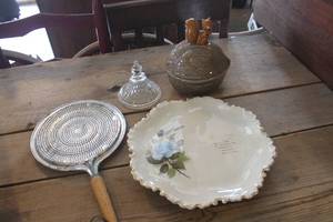 lot 1485 image: Vintage Squirrel Trinket Holder and More