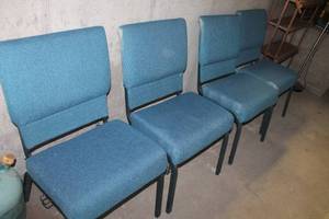 lot 1527 image: 4- Church Chairs