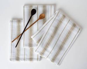 lot 18409 image: Casa De Lan Kitchen Towels Set Pack of 3 (20 x 30) Extra Large Premium Cotton Dish Towels for Kitchen Chain Stripe Towels Absorbent 100% Cotton with Hanging Loop Taupe - Retail $15