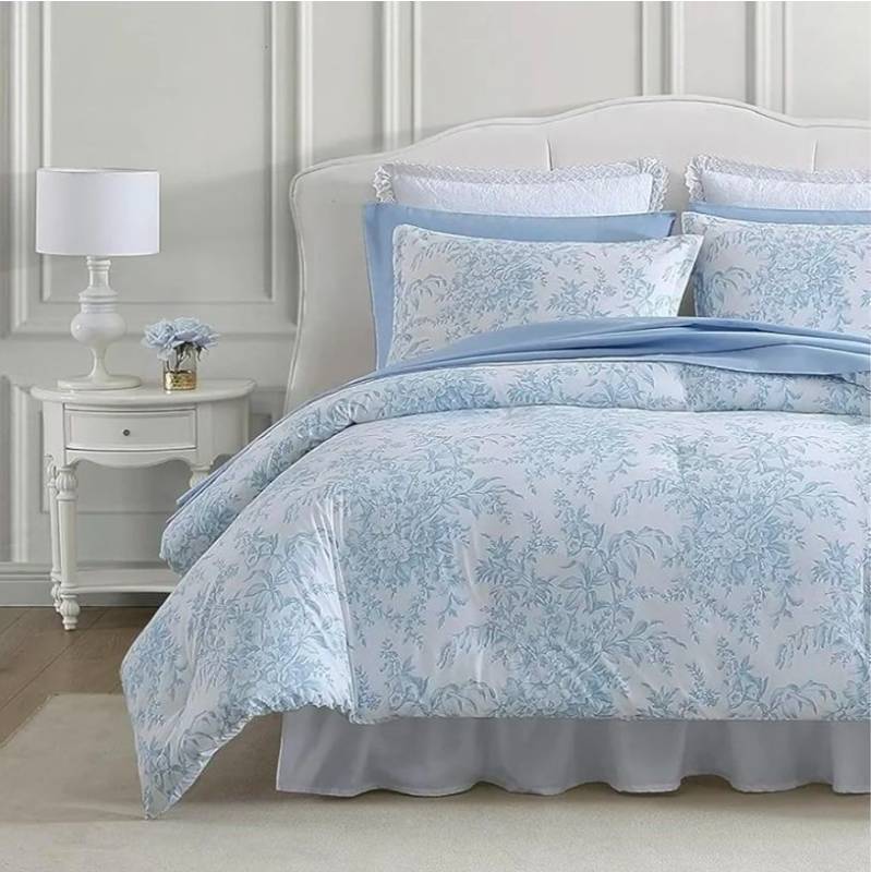 lot 62189 image: Blue Floral Toile Comforter Set Queen Size - Retail $60