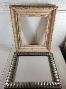 lot 138 image: Set of 2 Decorative Picture Frames �� Ornate Cream Wood and Silver Ribbed