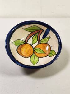 lot 148 image: Mexican Hand-Painted Talavera Ceramic Mini Bowl