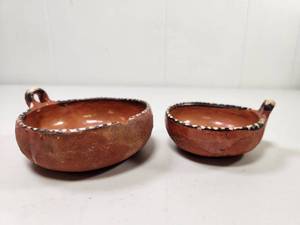 lot 149 image: Mexican Redware Pottery Bowls Set of 2