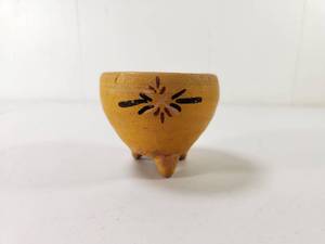 lot 150 image: Mexican Folk Art Tripod Clay Bowl with Hand-Painted Floral Design