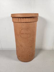 lot 151 image: Vino Fresco Terracotta Wine Cooler with Lid