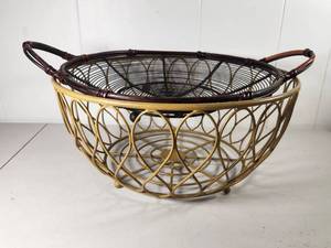 lot 158 image: Gold Metal Wire Basket with Rattan-Handled Wire Tray Set