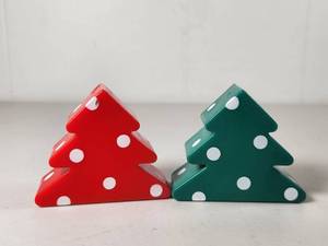 lot 167 image: Hallmark Cards 1992 Christmas Tree Salt and Pepper Shakers