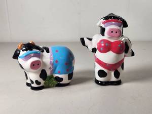 lot 169 image: Russ Berrie Cow Salt and Pepper Shakers in Swimwear