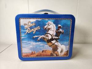 lot 194 image: The Lone Ranger Numbered Edition Tin Lunch Box Sealed