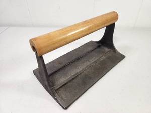 lot 199 image: Cast Iron Bacon Press with Wood Handle