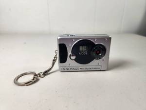 lot 212 image: Innovage Mini Digital Camera Keychain Works